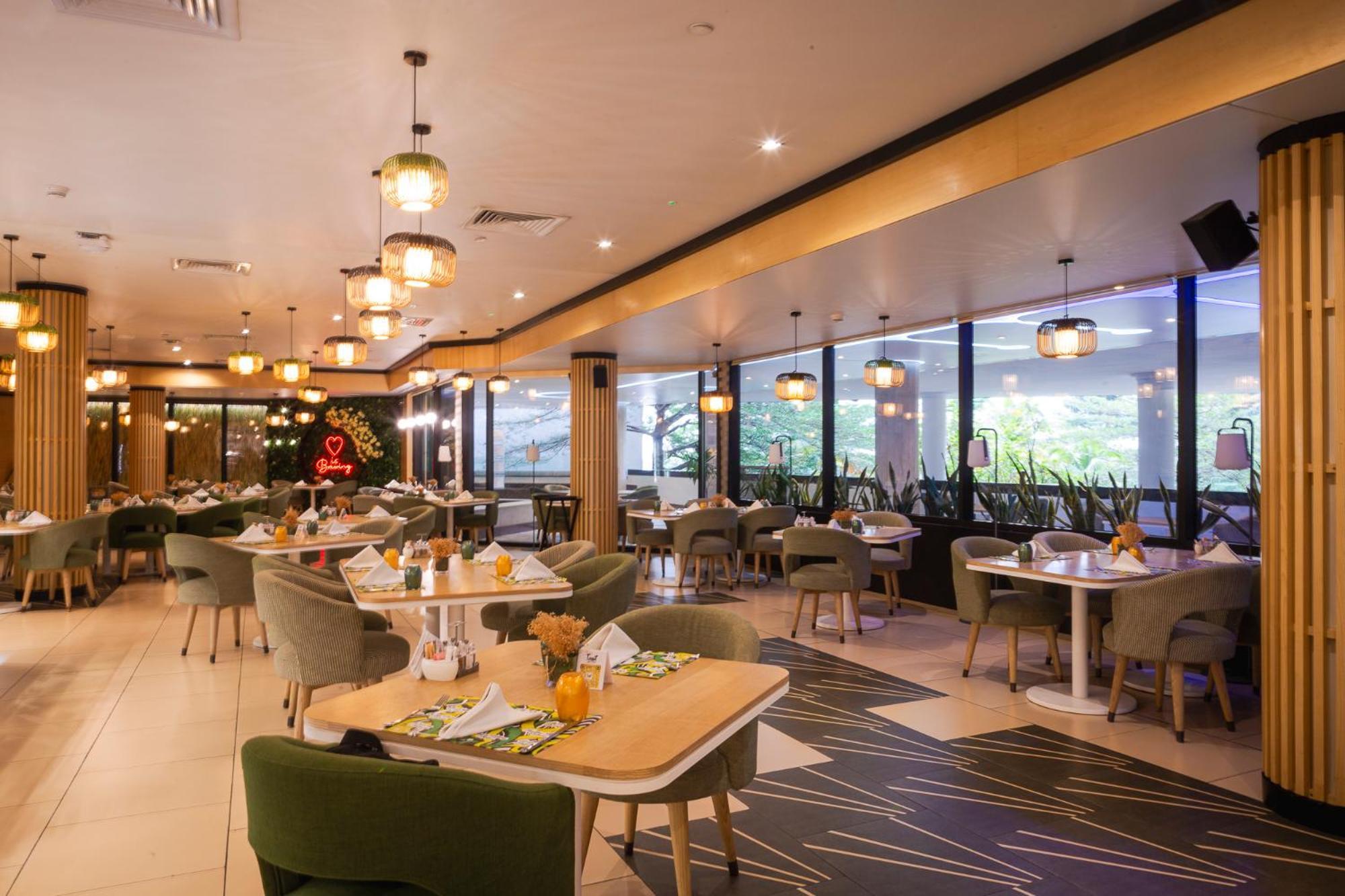 Eko Hotel Gardens Lagos Exterior photo